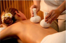 Приглашаем в Центр реабилитации СФР «Омский» на массаж тайскими травяными мешочками!